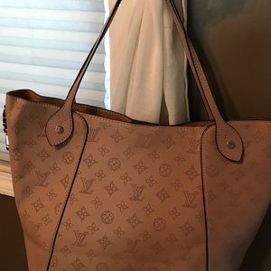 Clay colored beautiful NOT authentic LV large bag
